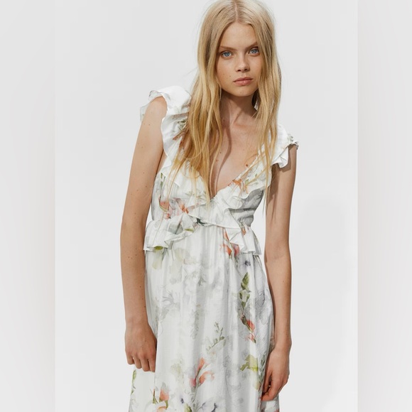 Floral Ruffle Dress - Picture 4 of 13